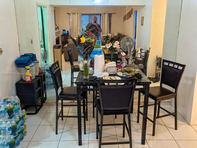 4160 Inverrary Dr # 210, Lauderhill FL 33319