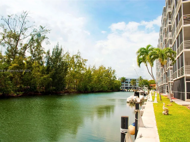 3660 NE 166th St # 802, North Miami Beach FL 33160