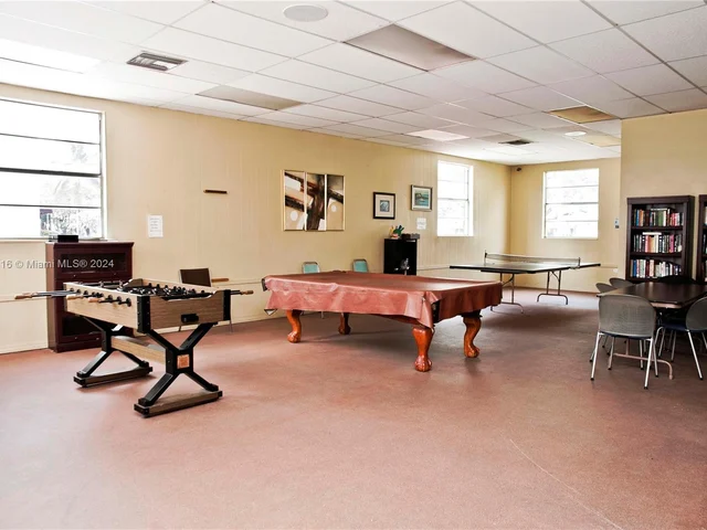 3660 NE 166th St # 802, North Miami Beach FL 33160