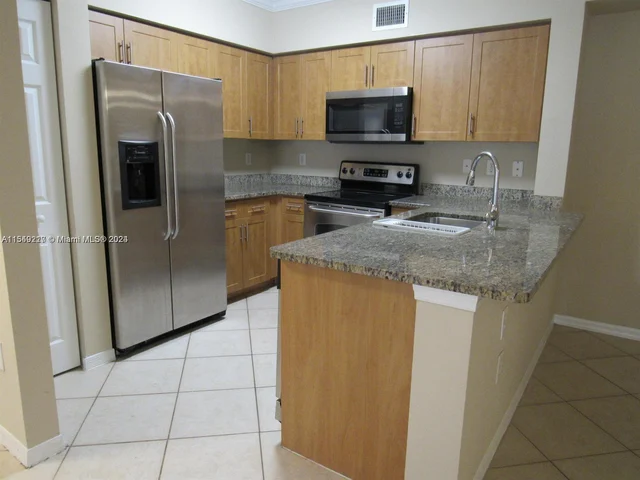 6505 Emerald Dunes Dr # 208, West Palm Beach FL 33411