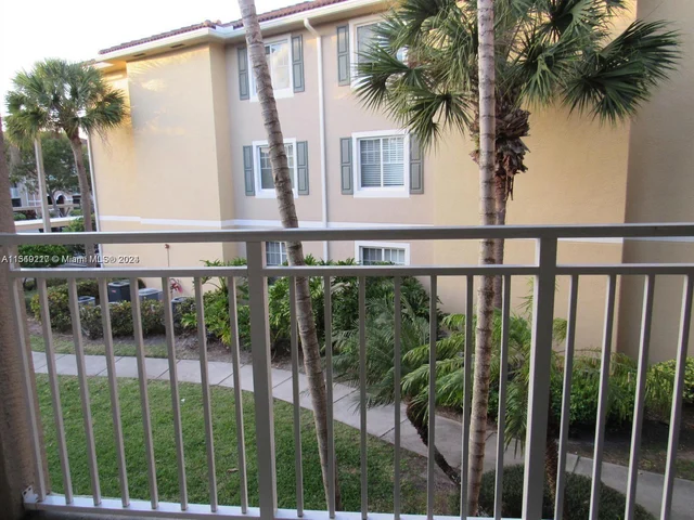 6505 Emerald Dunes Dr # 208, West Palm Beach FL 33411