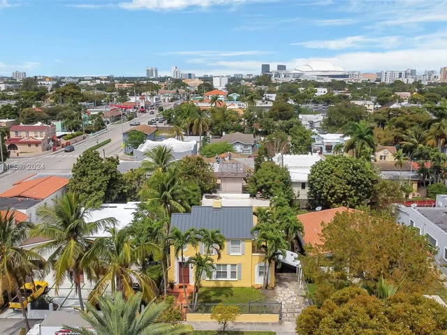 1667 SW 11th St, Miami FL 33135