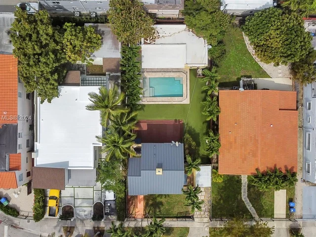 1667 SW 11th St, Miami FL 33135