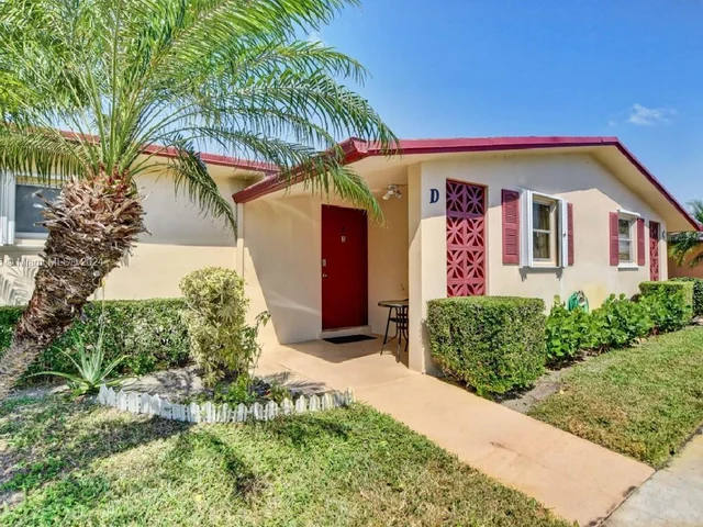 2960 E Crosley Dr E # D, West Palm Beach FL 33415