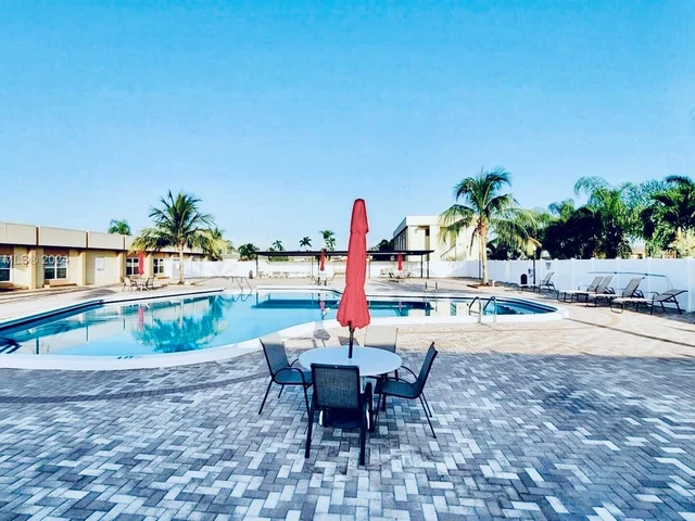 2960 E Crosley Dr E # D, West Palm Beach FL 33415