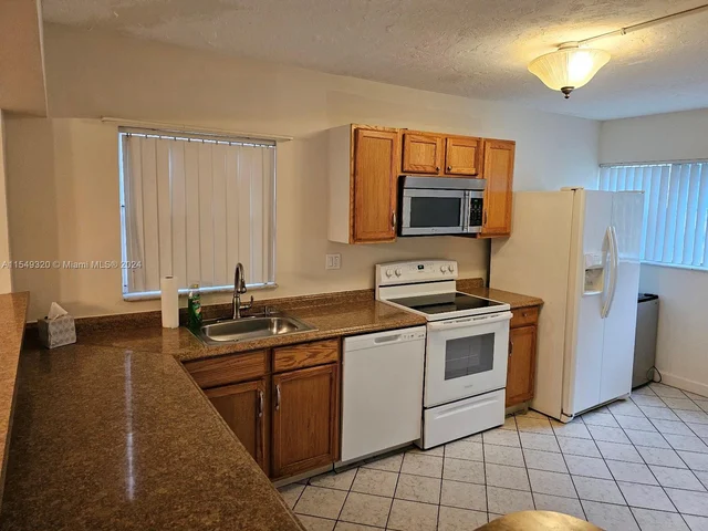 8380 Sands Point Blvd # J110, Tamarac FL 33321