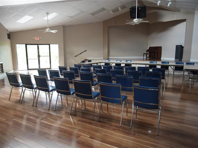 8380 Sands Point Blvd # J110, Tamarac FL 33321