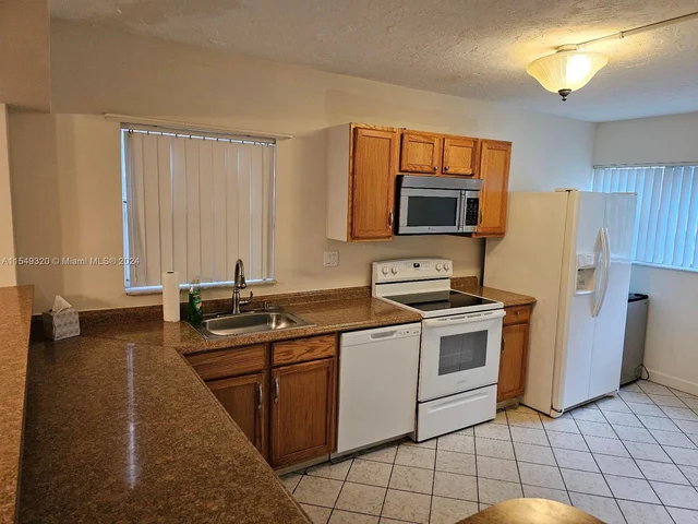 8380 Sands Point Blvd # J110, Tamarac FL 33321