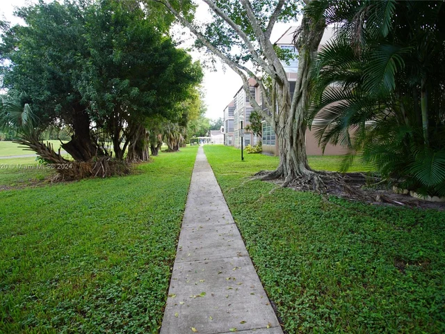 8380 Sands Point Blvd # J110, Tamarac FL 33321