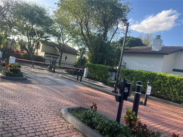 11720 SW 91st Ter, Miami FL 33186