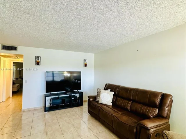551 SW 135th Ave # 206B, Pembroke Pines FL 33027