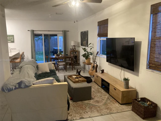 1100 SE 26th Ter, Homestead FL 33035