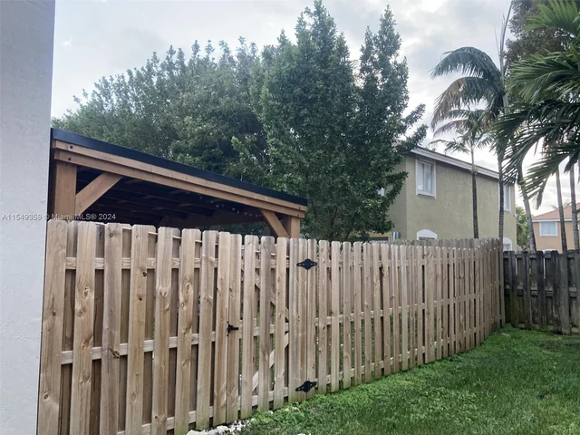 1100 SE 26th Ter, Homestead FL 33035