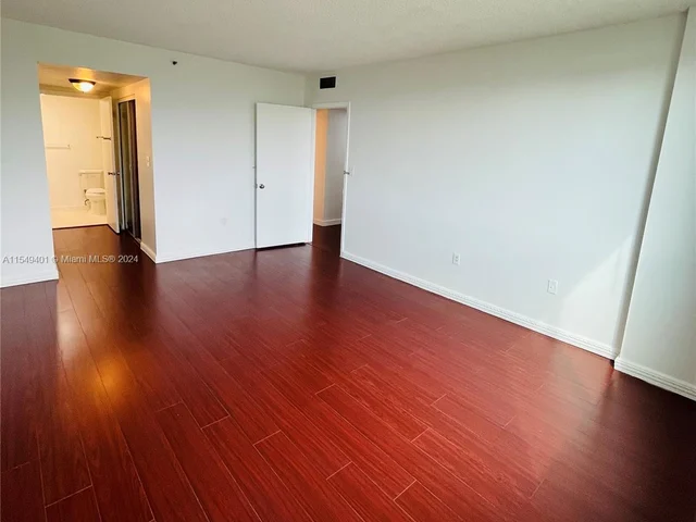 919 Hillcrest Dr # 302, Hollywood FL 33021