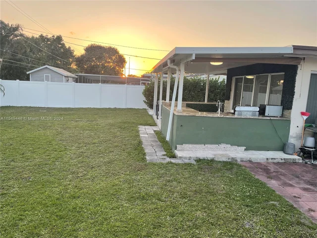 8850 NW 13th St, Pembroke Pines FL 33024