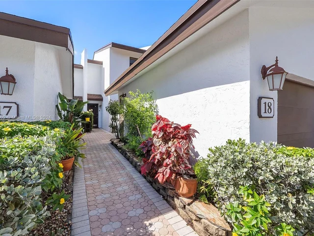 1301 N Riverside Dr # 18, Pompano Beach FL 33062