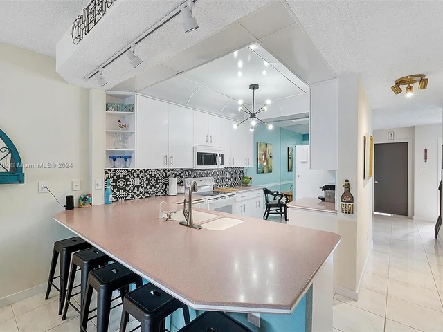 1301 N Riverside Dr # 18, Pompano Beach FL 33062