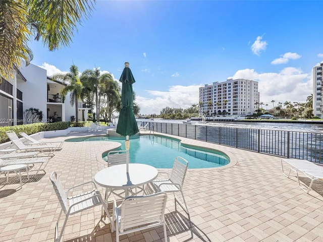 1301 N Riverside Dr # 18, Pompano Beach FL 33062