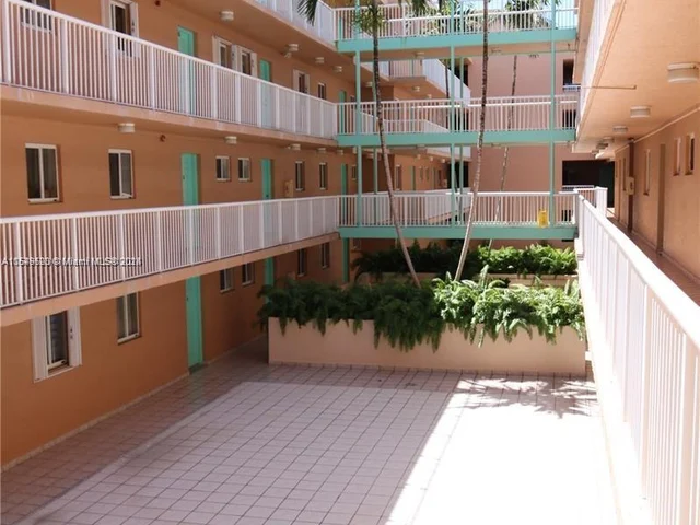 6801 Harding Ave # 523, Miami Beach FL 33141