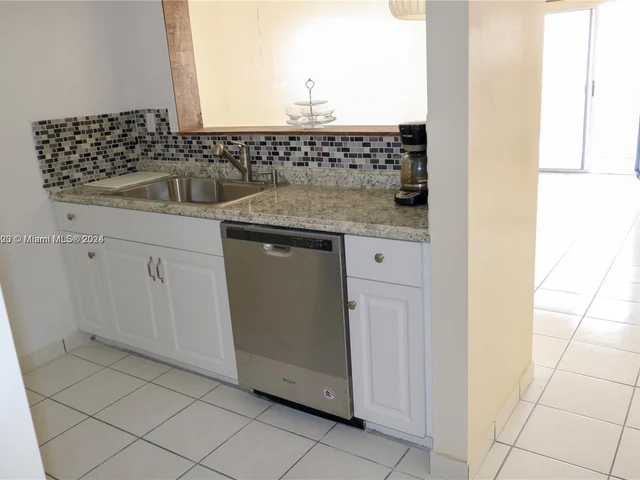 6801 Harding Ave # 523, Miami Beach FL 33141