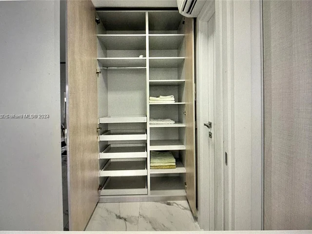 400 Kings Point Dr # 314, Sunny Isles Beach FL 33160