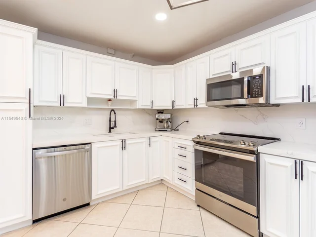 12451 NW 3rd St # B3, Plantation FL 33325