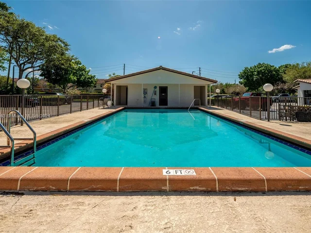 12451 NW 3rd St # B3, Plantation FL 33325