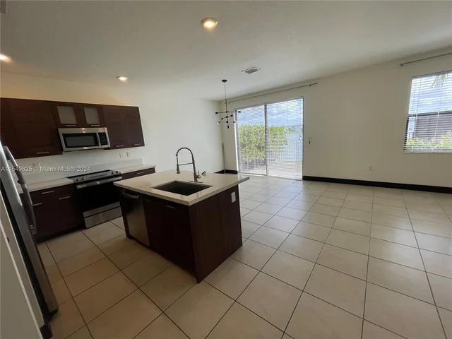 15955 NW 91st Ct # 15955, Miami Lakes FL 33018