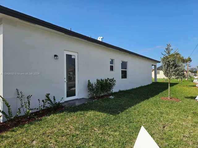 22560 SW 125 AVE, Miami FL 33170