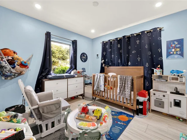 591 NE 170th St, North Miami Beach FL 33162