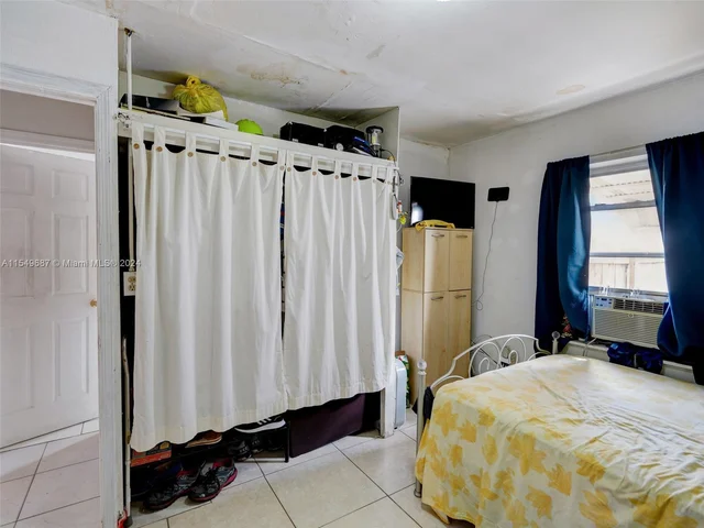 550 NW 143rd St, North Miami FL 33168