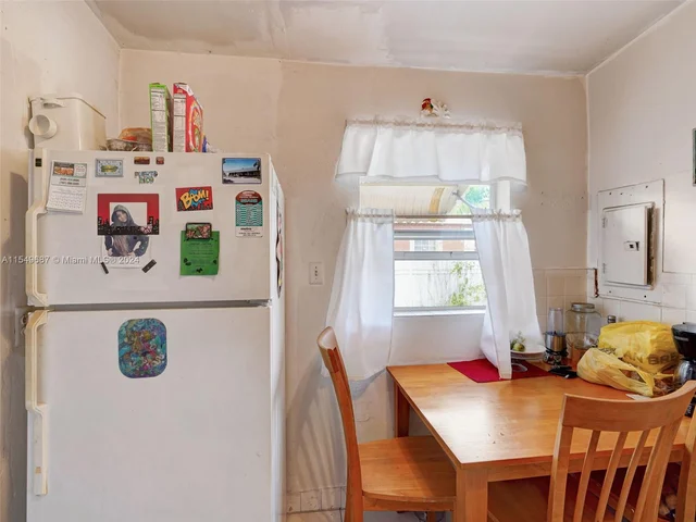 550 NW 143rd St, North Miami FL 33168