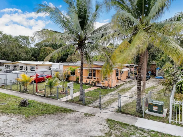 550 NW 143rd St, North Miami FL 33168