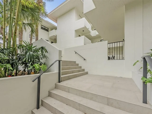 800 S Dixie Hwy 204 Hwy # 301, Coral Gables FL 33146