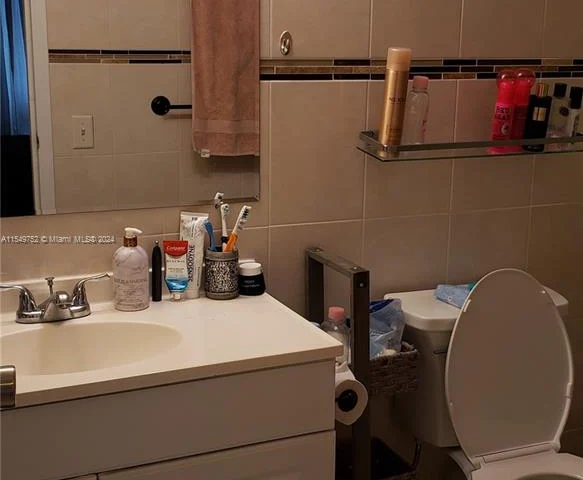 701 Three Islands Blvd # 417, Hallandale Beach FL 33009