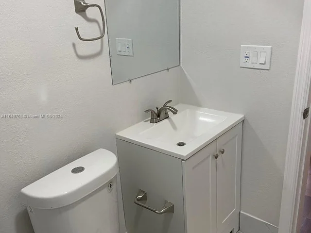 5311 NE 10th Ave, Deerfield Beach FL 33064