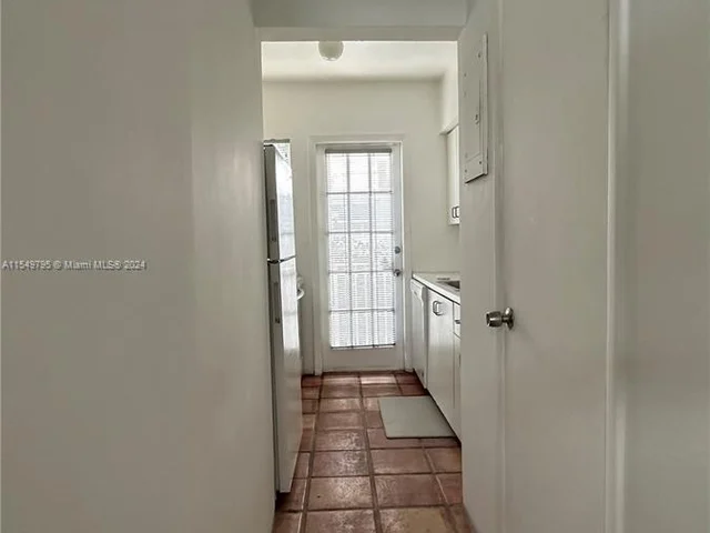 911 Meridian Ave # 101, Miami Beach FL 33139