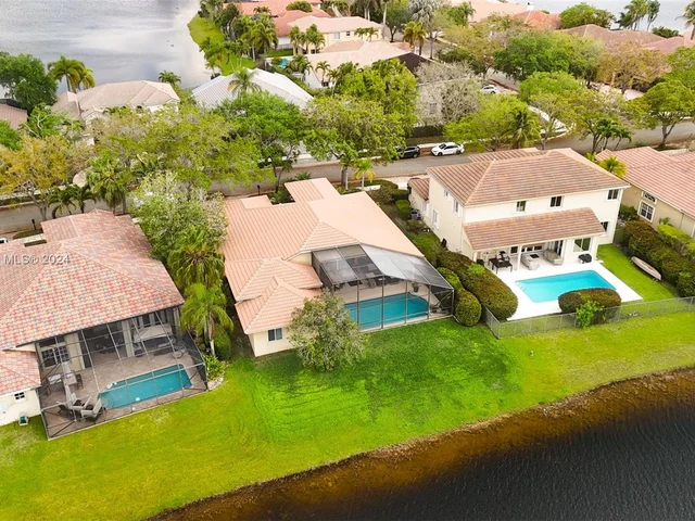 2943 Oakbrook Dr, Weston FL 33332