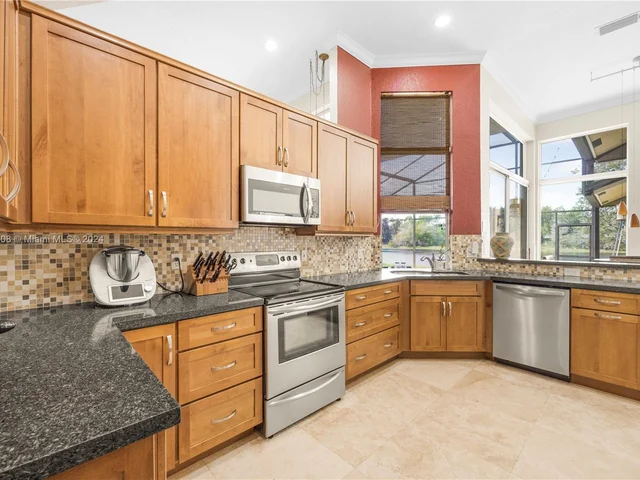 2943 Oakbrook Dr, Weston FL 33332