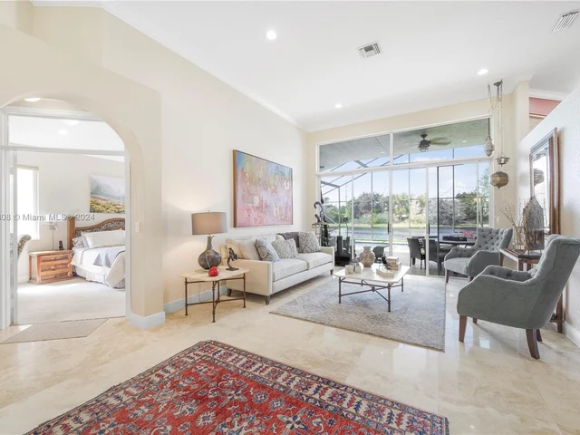 2943 Oakbrook Dr, Weston FL 33332