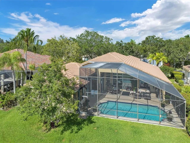 2943 Oakbrook Dr, Weston FL 33332