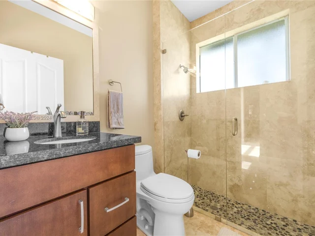 2943 Oakbrook Dr, Weston FL 33332