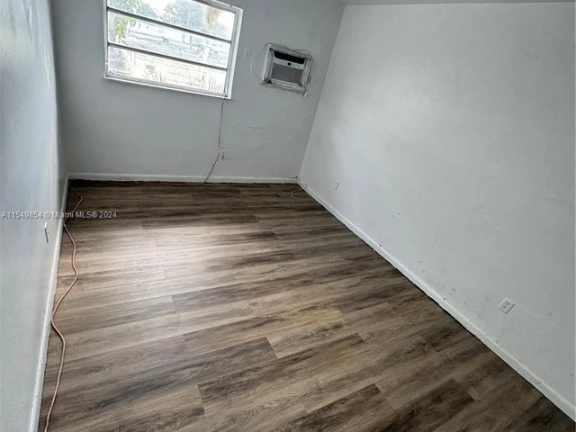 380 E 50th St # 8, Hialeah FL 33013