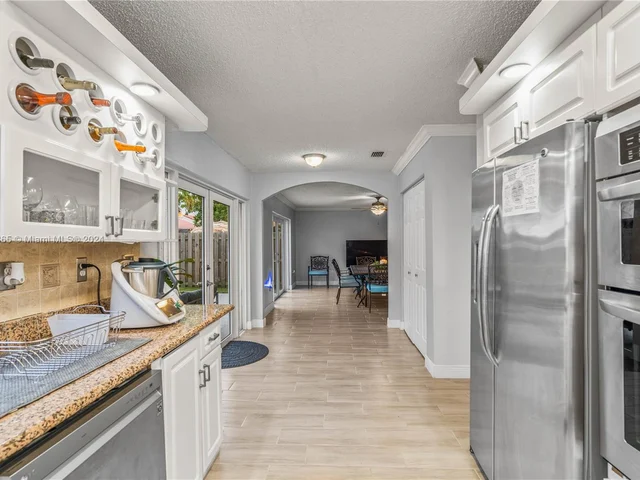 7251 SW 158th Pl, Miami FL 33193