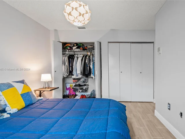 7251 SW 158th Pl, Miami FL 33193