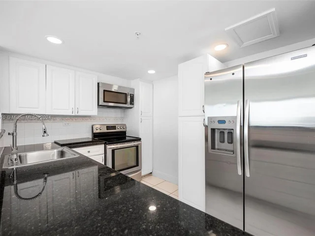 5601 Collins Ave # 1604, Miami Beach FL 33140