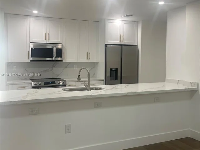 21361 NW 39th Ave, Miami Gardens FL 33055