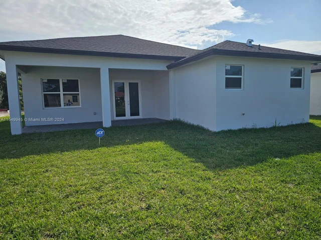 22580 SW 125 AVE, Miami FL 33170