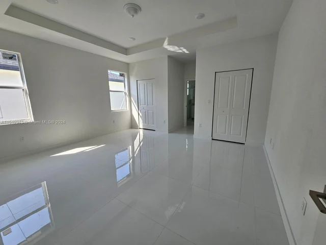 22580 SW 125 AVE, Miami FL 33170