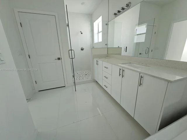 22580 SW 125 AVE, Miami FL 33170